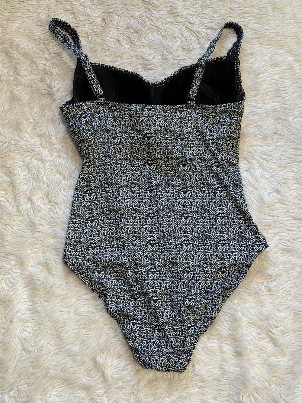 Nip Tuck Swim One Piece Swimsuit in Geometric Print - Size US 10 - Picture 3 of 6